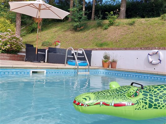 Swimming pool